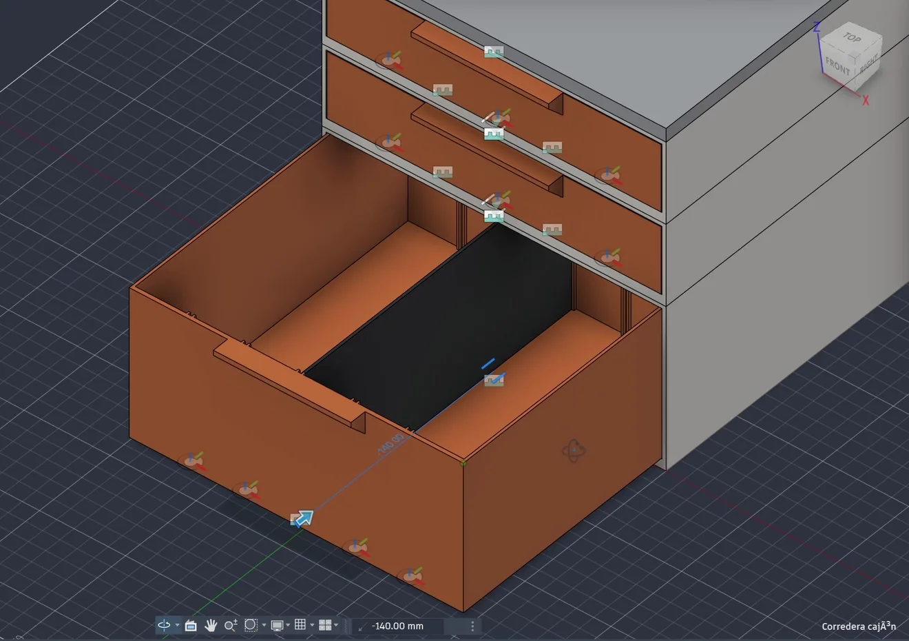El cajón grande de la cajonera abierto en Fusion 360, con un separador oscuro en medio y los dos cajones pequeños cerrados encima