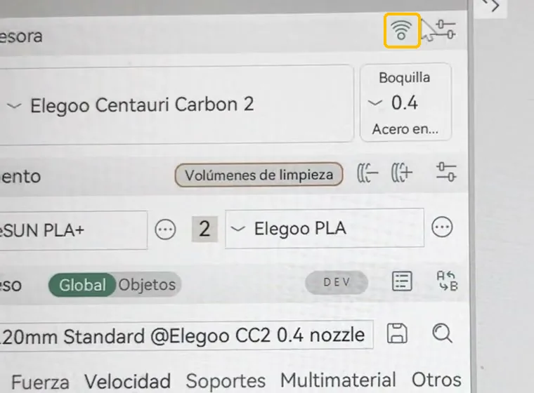 Panel de la impresora en Orca Slicer con la Elegoo Centauri Carbon 2 elegida y el icono del wifi recuadrado en amarillo
