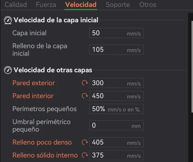 Pestaña Velocidad de Bambu Studio con la pared exterior a 300, la pared interior a 450, el relleno poco denso a 405 y el relleno sólido interno a 375 mm/s