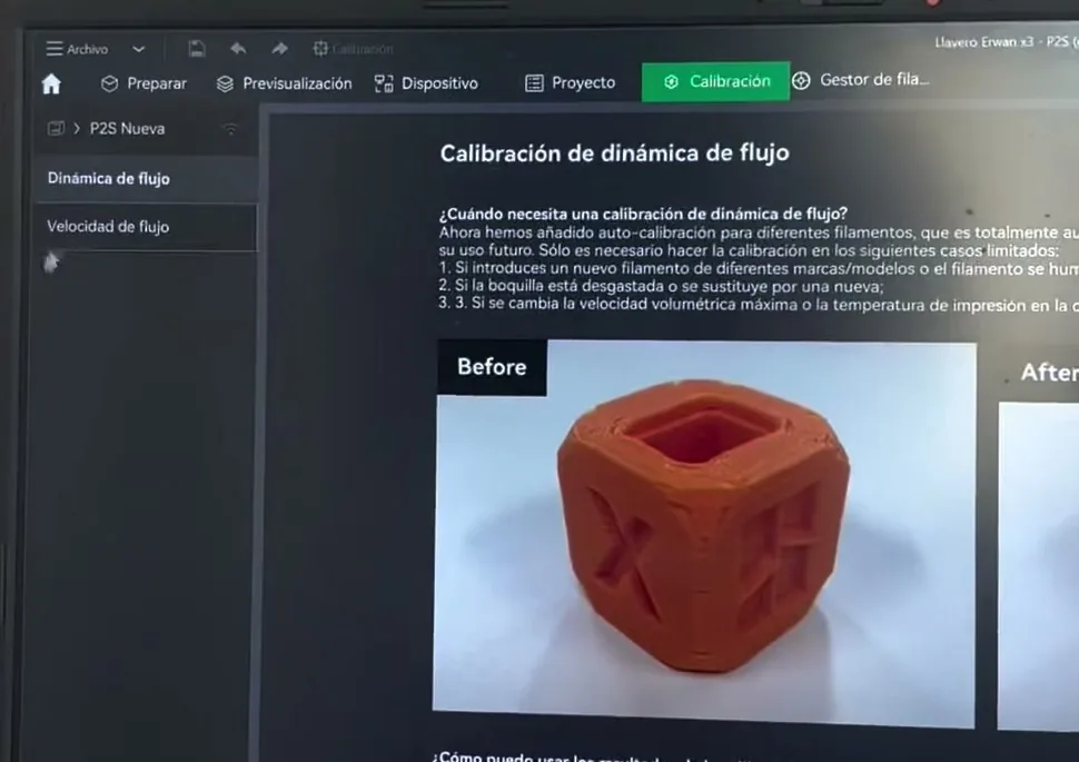 Pestaña Calibración de Bambu Studio en la pantalla del portátil, con Dinámica de flujo y Velocidad de flujo en el menú de la izquierda
