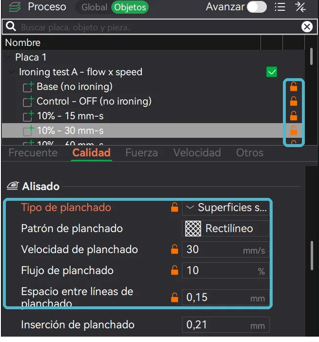 Lista de objetos de Bambu Studio con cada cuadrado del test y su candado naranja, y debajo el bloque Alisado de ese cuadrado con su velocidad y su flujo