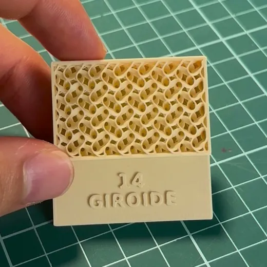 Bloque del muestrario con relleno giroide: ondas curvas sin cruces