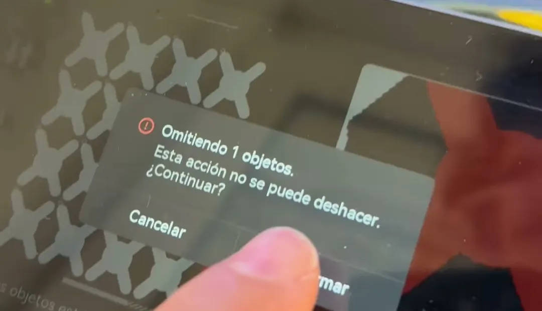 Aviso en la pantalla de la P2S: Omitiendo 1 objetos. Esta acción no se puede deshacer. ¿Continuar?, con los botones Cancelar y Confirmar